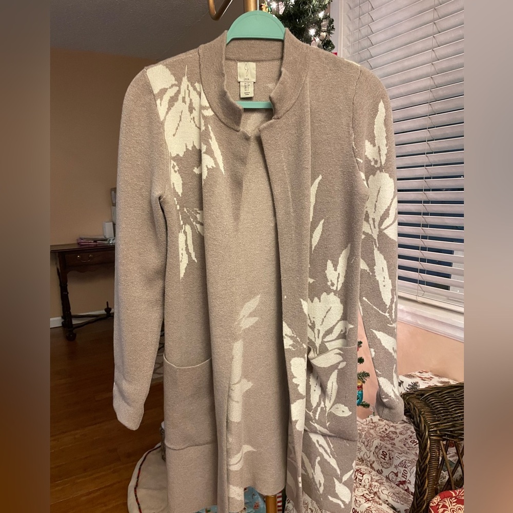 Jolie Beige and White Floral Cardigan, like new condition size S
